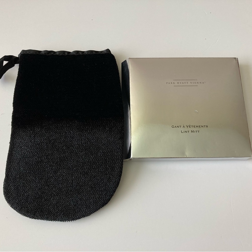 Park Hyatt Vienna Luxury Hotel Lint Mitt